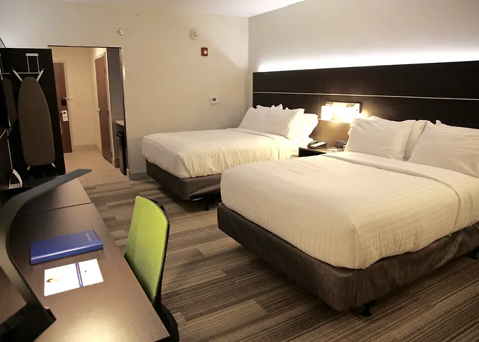 Holiday Inn Express&Suites Oswego