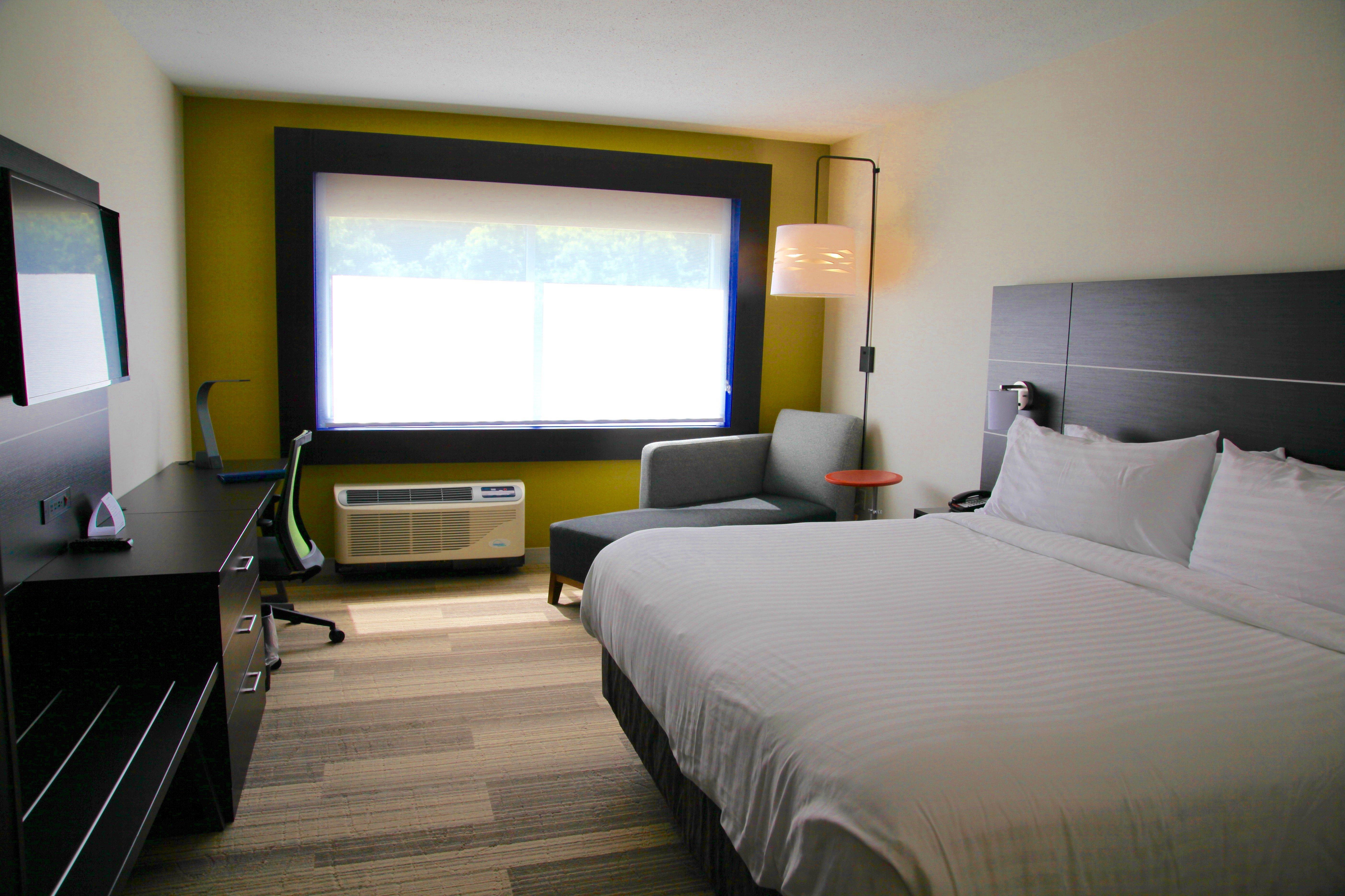 Express & By Ihg Oswego
