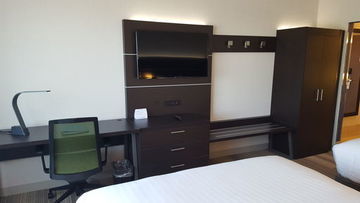 Express & By Ihg